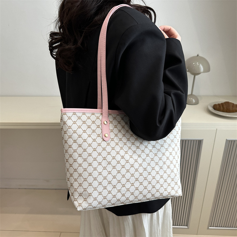 Bolsa de clase retro de gran capacidad para mujeres invierno 2025 nueva moda nicho bolso de hombro universal