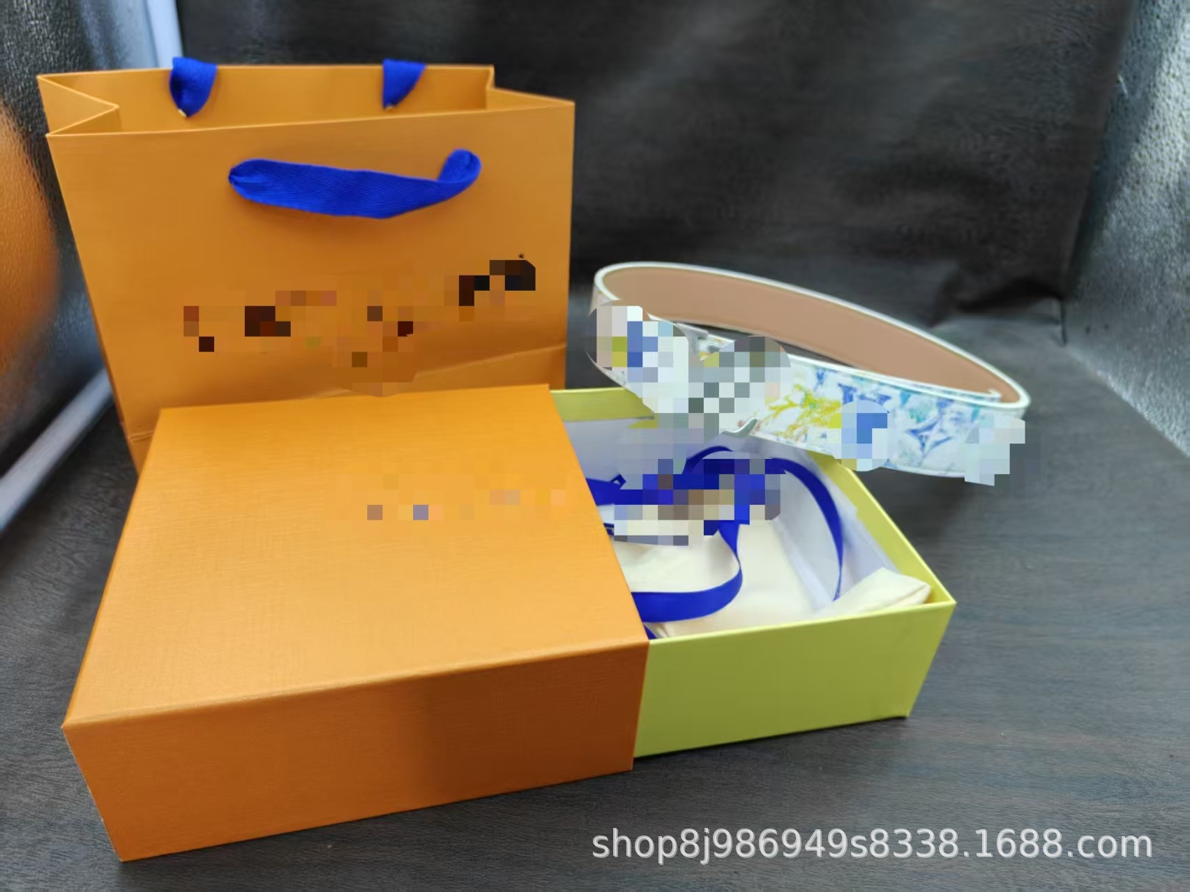 White graffiti silver buckle