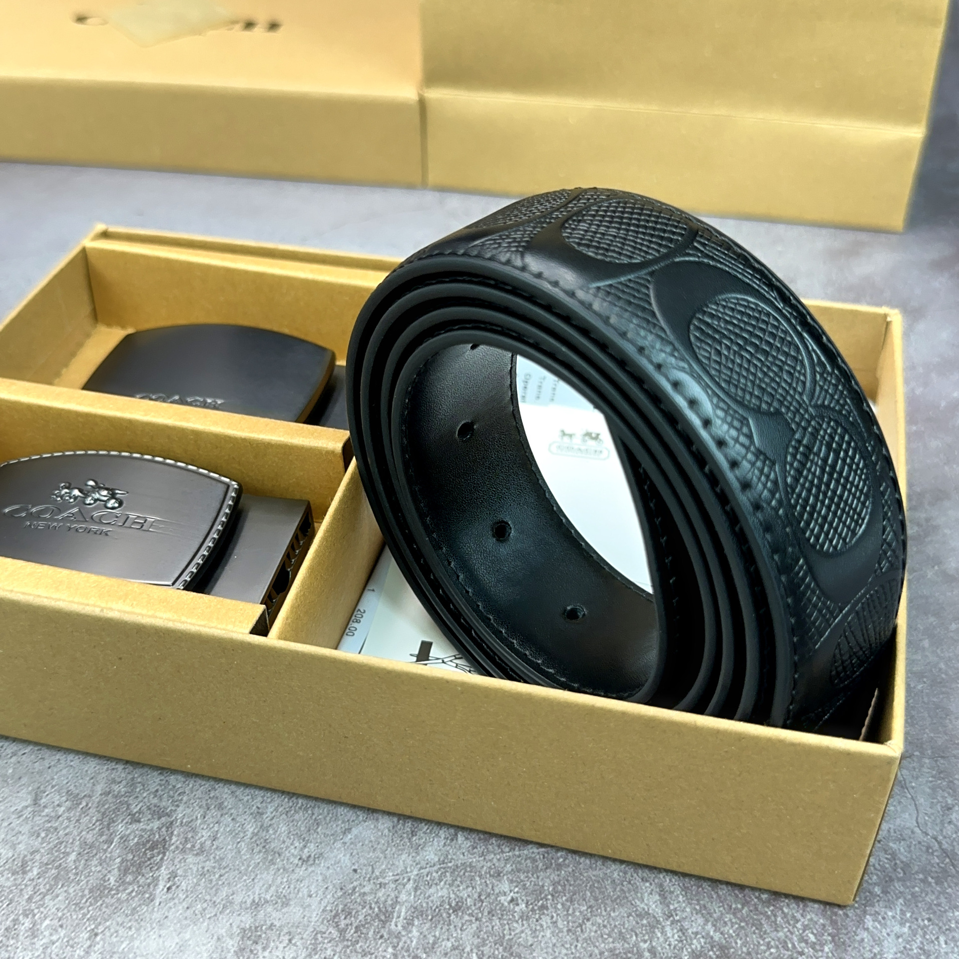 Embossed flat buckle icon