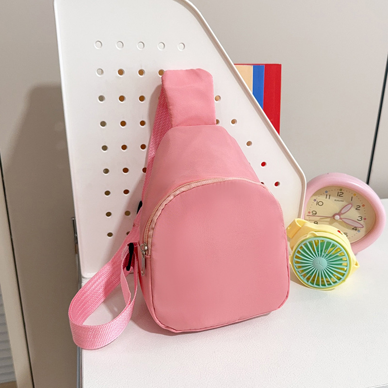 Simple solid color nylon children's shoulder bag, lightweight, versatile, comfortable, unisex chest bag, reduces load, solid color crossbody bag