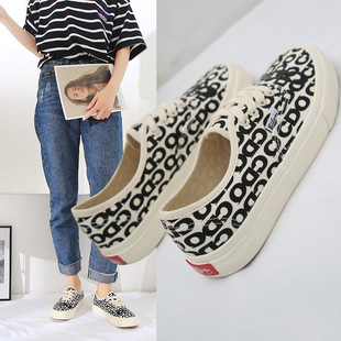 2025 Spring Korean Version Internet Celebrity Co-Branded Low-Top Men's and Women's Letter Couple Canvas Shoes Lace-Up Black and White Casual Sneakers