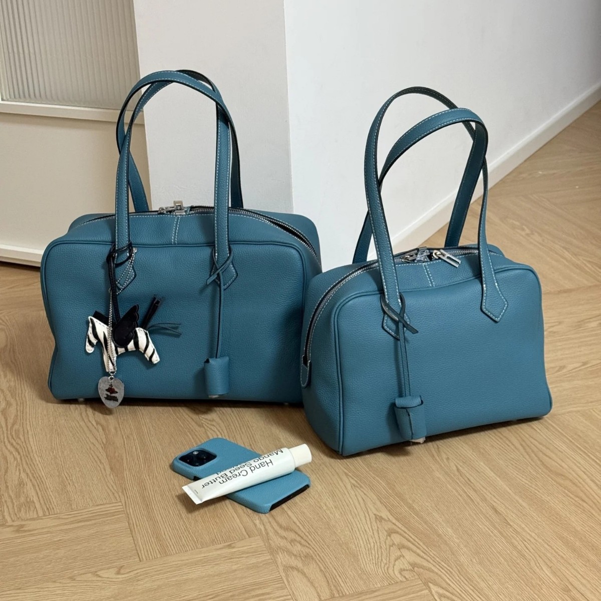 Genuine Leather Large Capacity Women's Tote Bowling Bag 2026 New Arrival Luxury Commuter Shoulder Boston Bag Underarm Bag