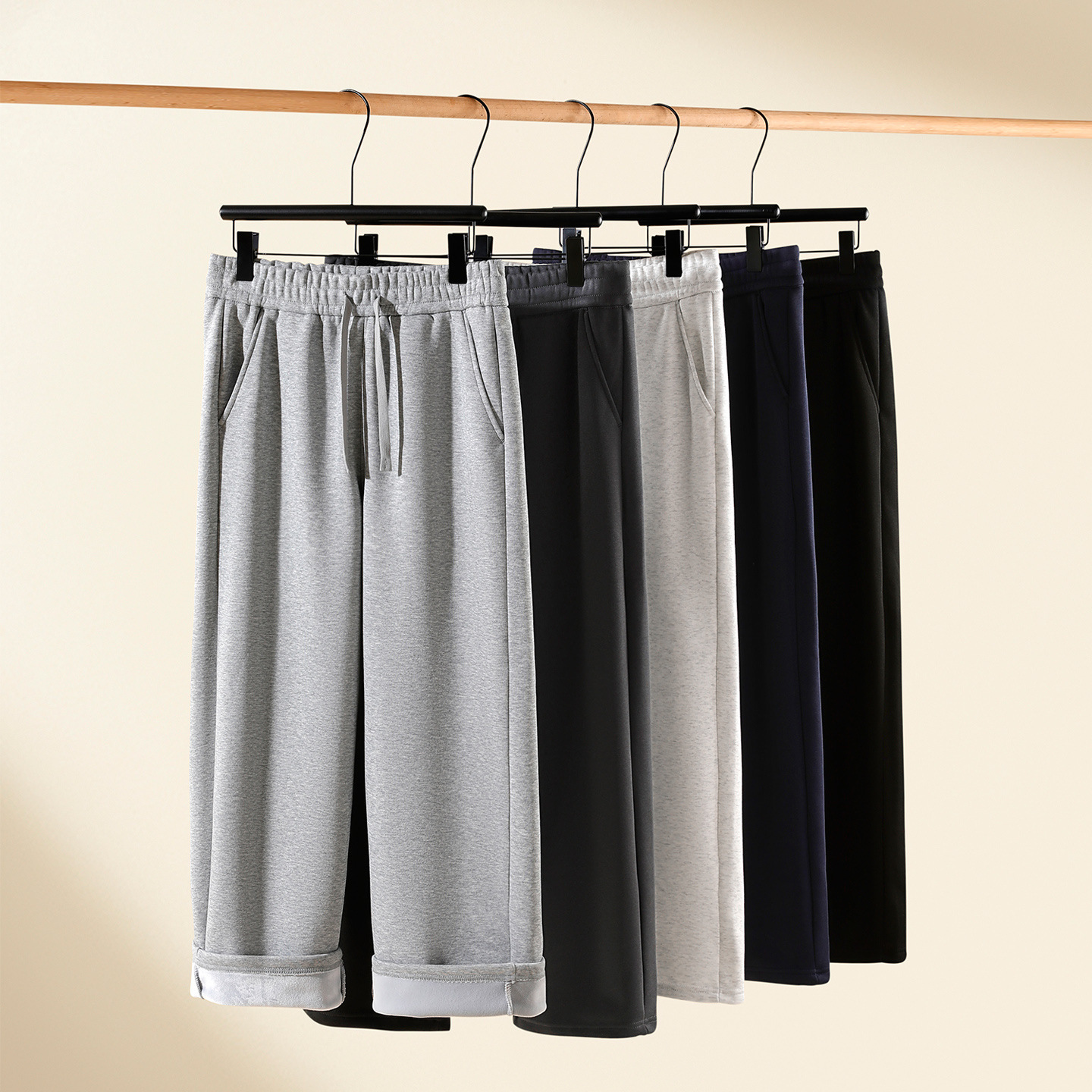 Stylish and versatile cotton fleece-lined sweatpants for men, high-waisted casual sports pants, new style, slimming straight leg wide-leg pants for women.