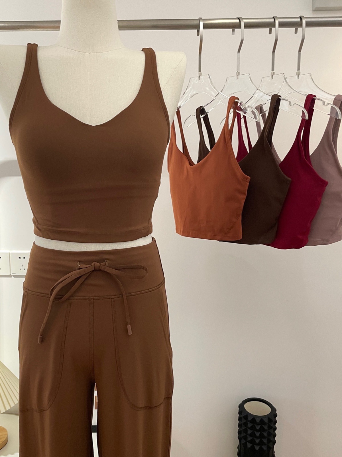 Lulu Alignヨガ服女性スポーツ下着美背ランニング上着薄手フィットネスブラジャーフィットネスベスト