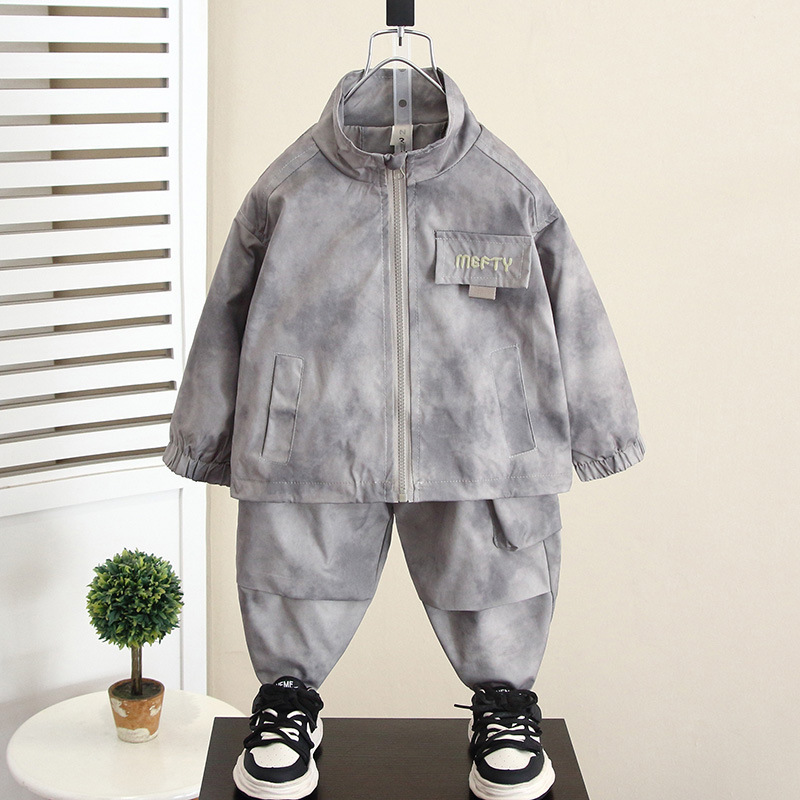 6060 Traje de otoño para niños Estilo occidental Primavera y otoño Chaqueta de viento sucio de dos piezas 2024 Nuevo bebé guapo