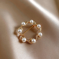 Pearl Circle High-End Brooch for Women Cute Wholesale Scarf Clip Anti-Slip Pin Personalized Clothing Pin Accessory