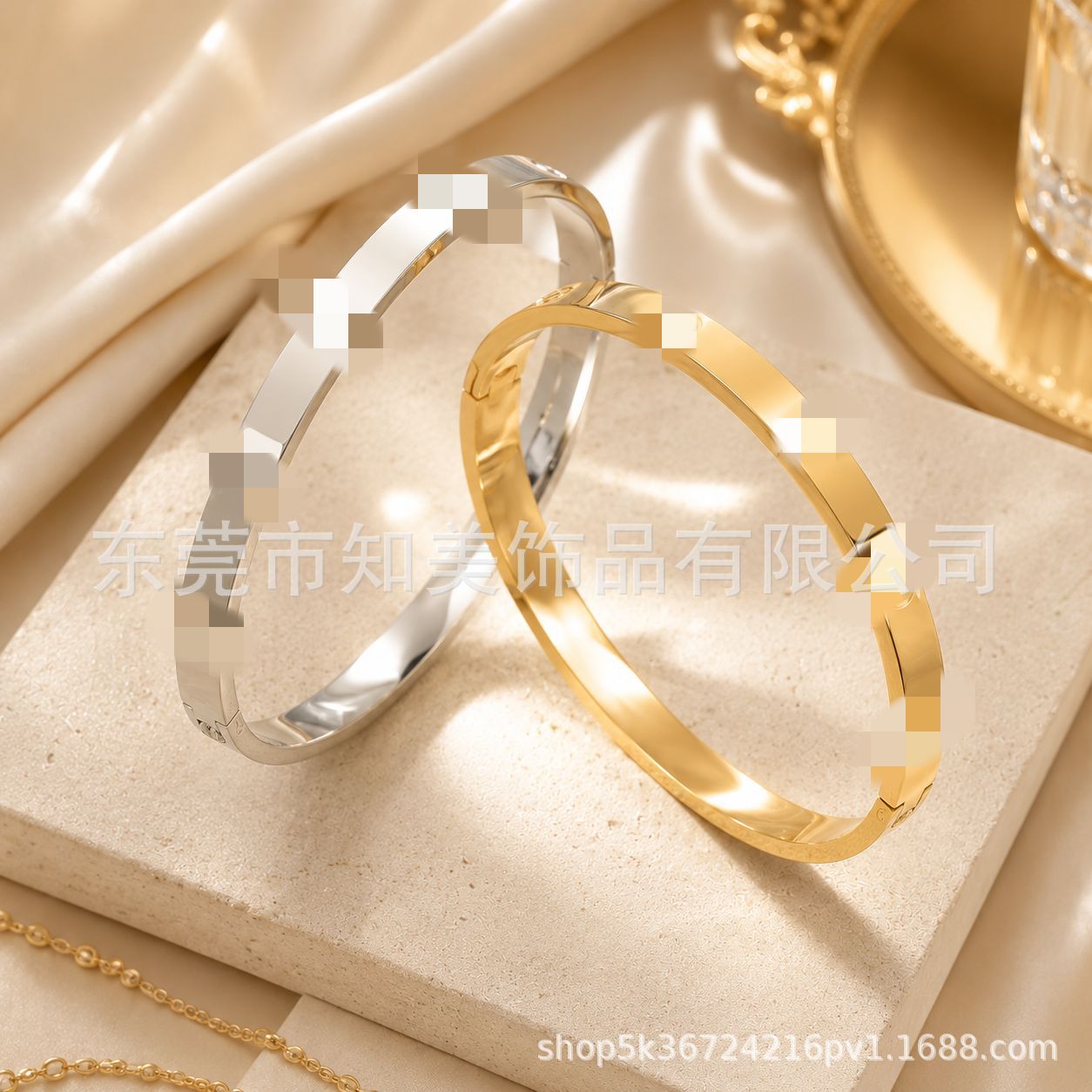 Cross-border bestselling foreign trade hot-selling Douyin influencer livestream in-stock fully rhinestone titanium steel bracelet for women non-fading hand jewelry wholesale