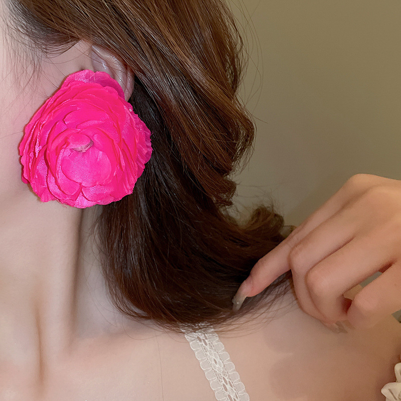 Pendientes de malla de pétalo de dopamina Pendientes de estilo de vacaciones junto al mar de estilo nuevo estilo caliente Pendientes de temperamento exagerado de todo fósforo al por mayor