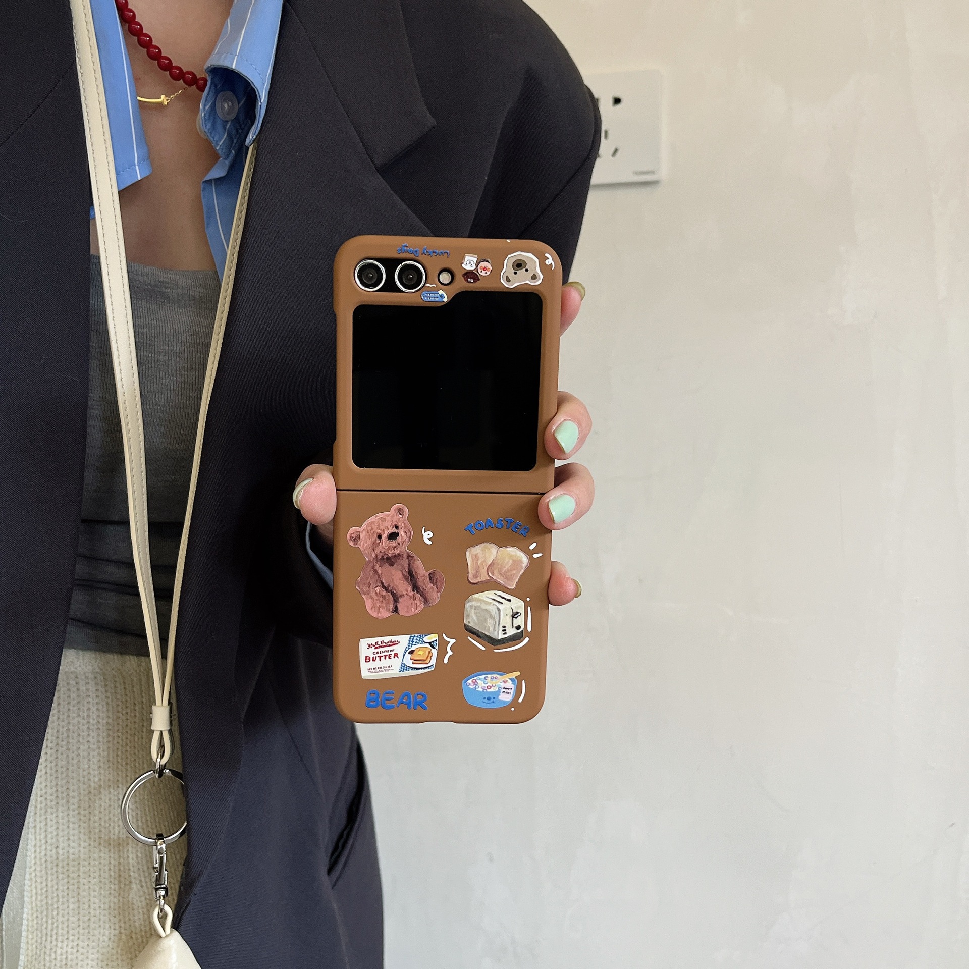 Japanese and Korean doll bear for Samsung zflip5 folding screen phone case GalaxyZFLIP3/4 protective case_voghion.com