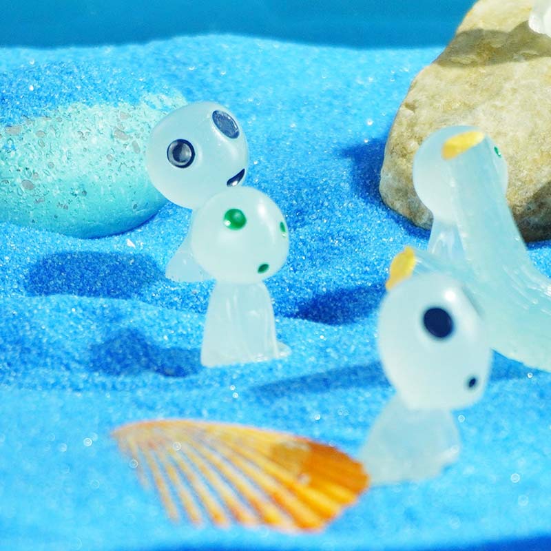 Venta caliente micro paisaje luminoso princesa Mononoke pequeños adornos resina creativa brillante muñeca alienígena pequeño árbol elfo