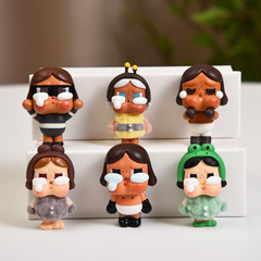 立っている泣き虫シリーズ かわいい改造人形DIYペンダントアクセサリー フィギュア改造人形 ブラインドボックスおもちゃ