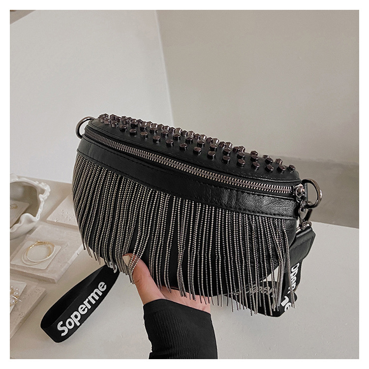Women's Small Pu Leather Solid Color Fashion Tassel Rivet Square Zipper Crossbody Bag display picture 11