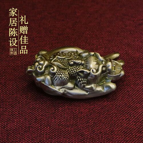Brass reaching out to bring wealth, solid hand piece to attract wealth, Pixiu Buddha's hand, men's pendant, hand toy pendant, home pendant
