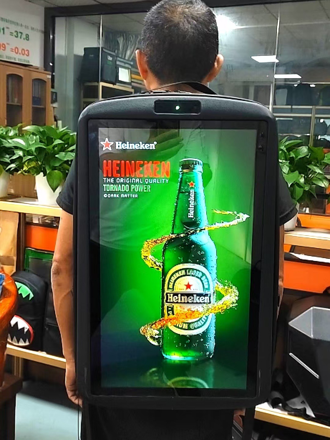 广告机背包21.5寸显示屏手机直播投屏LCD液晶屏背包移动广告机