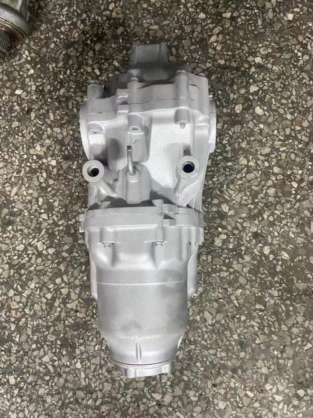 Suitable for Honda CR-V RE4 rear differential assembly, 2.4L, four-wheel drive