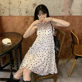 波点碎花吊带连衣裙2023新款夏装可爱显瘦ins超仙学生小个子裙子