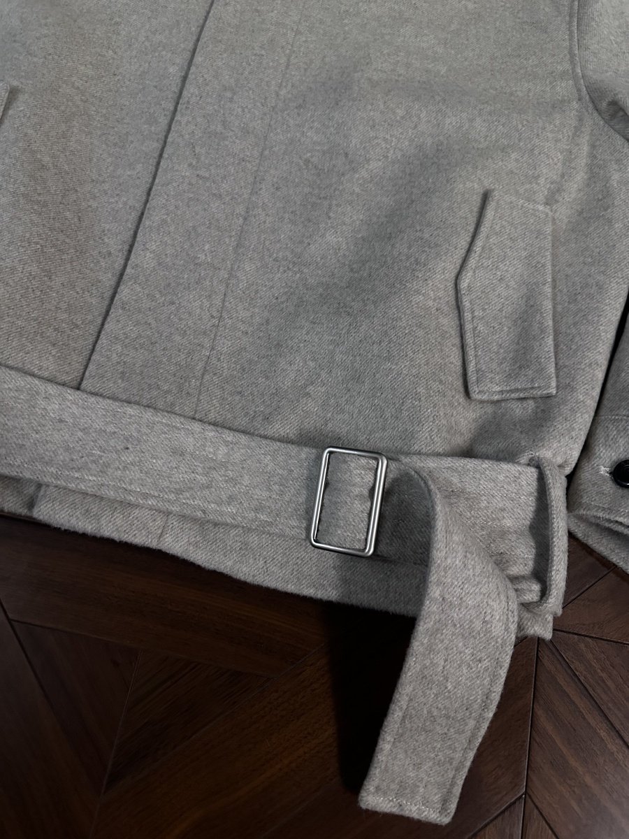 Wolljacke mit dekonstruierten Schultern und Trägern, dickes, warmes Garn mit Blumenmuster, Wollmantel mit Revers, stilvolles Oberteil_voghion.com