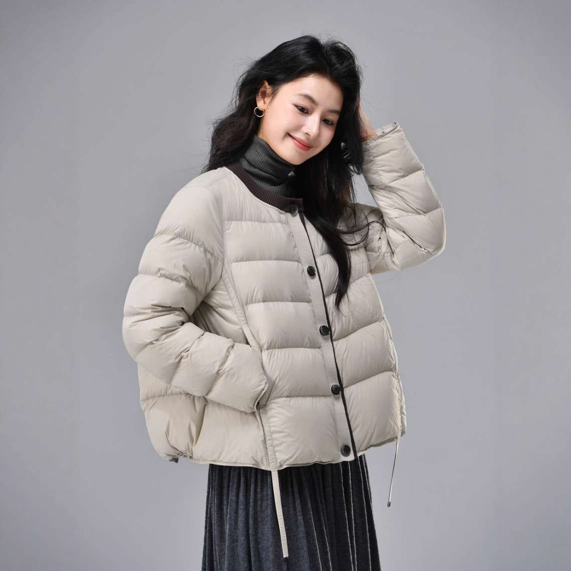 2025 Winter New Stylish and Fashionable Warm Knitted Splicing Short 90 down White Duck down Jacket for Women