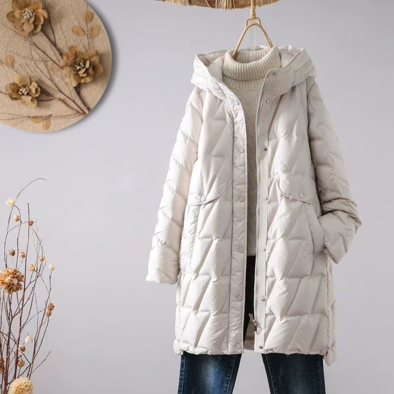 90% White Duck down Jacket for Women, Mid-Length, 2024 Winter, Hooded, Elegant Cocoon-Shaped Coat, Southeast Asian Style, 90% down