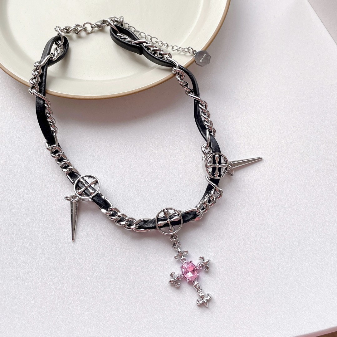1 Piece Fashion Cross Alloy Inlay Rhinestones Women's Necklace display picture 4
