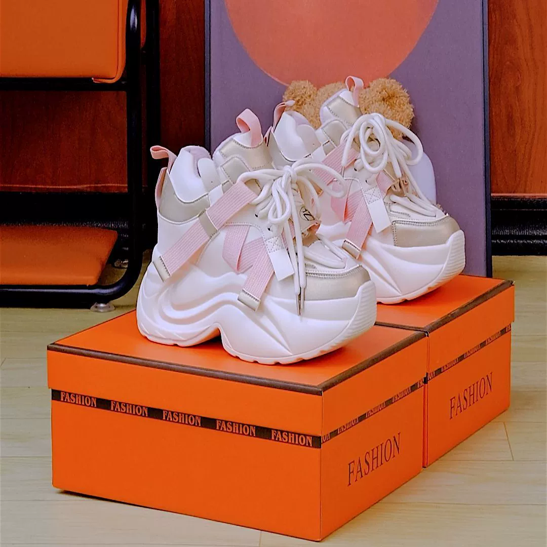 Жареные уличные туфли папы женского прилива 202 Осень и зима новые бархатные супер огонь увеличивают 11 см повседневные кроссовки