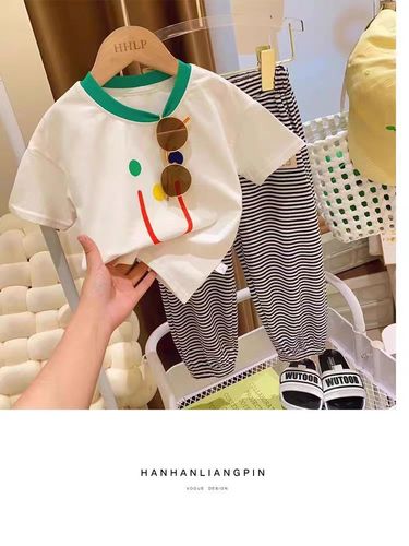 GIRL'S 2025 STYLISH CARTOON SUMMER SHORT-SLEEVE T-SHIRT FOR BABY GIRLS KOREAN SUMMER WEAR COOL HALF-SHIRT TOP TRENDY