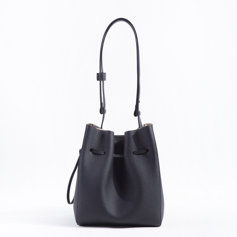 Exported to South Korea Niche Designer Ins Satchel Drawstring Bucket Bag First Layer Cowhide Cross-Border Women's Shoulder Bag