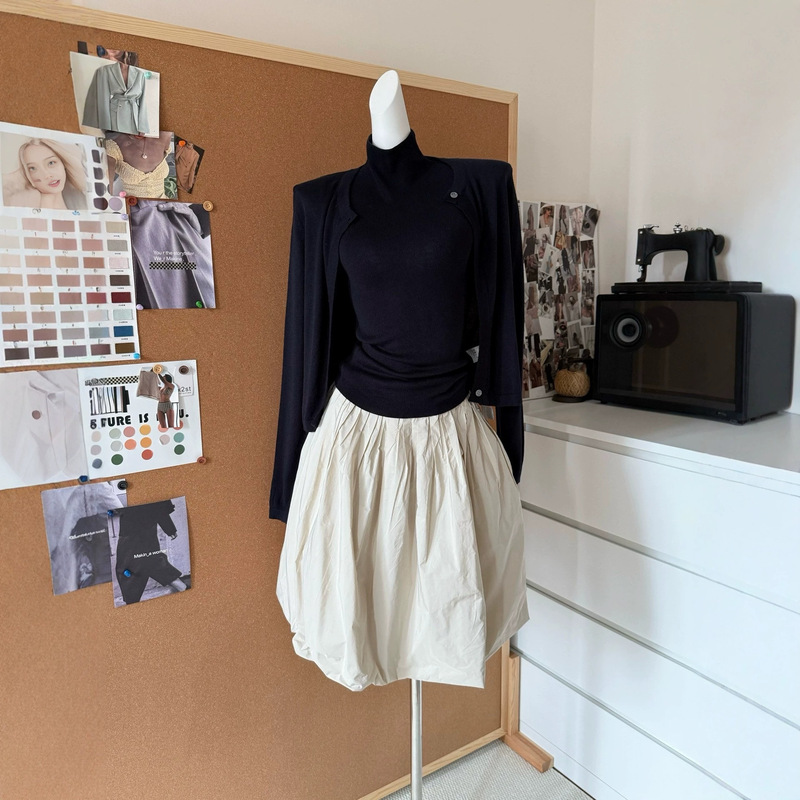 2026 real shot: fashionable, elegant, versatile, and slimming two-piece set featuring a silk and Tencel knit top