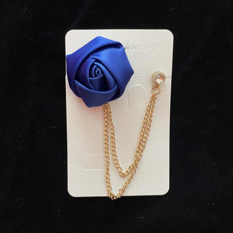 Broche de flor de rosa en tela para hombre con borlas boda_voghion.com
