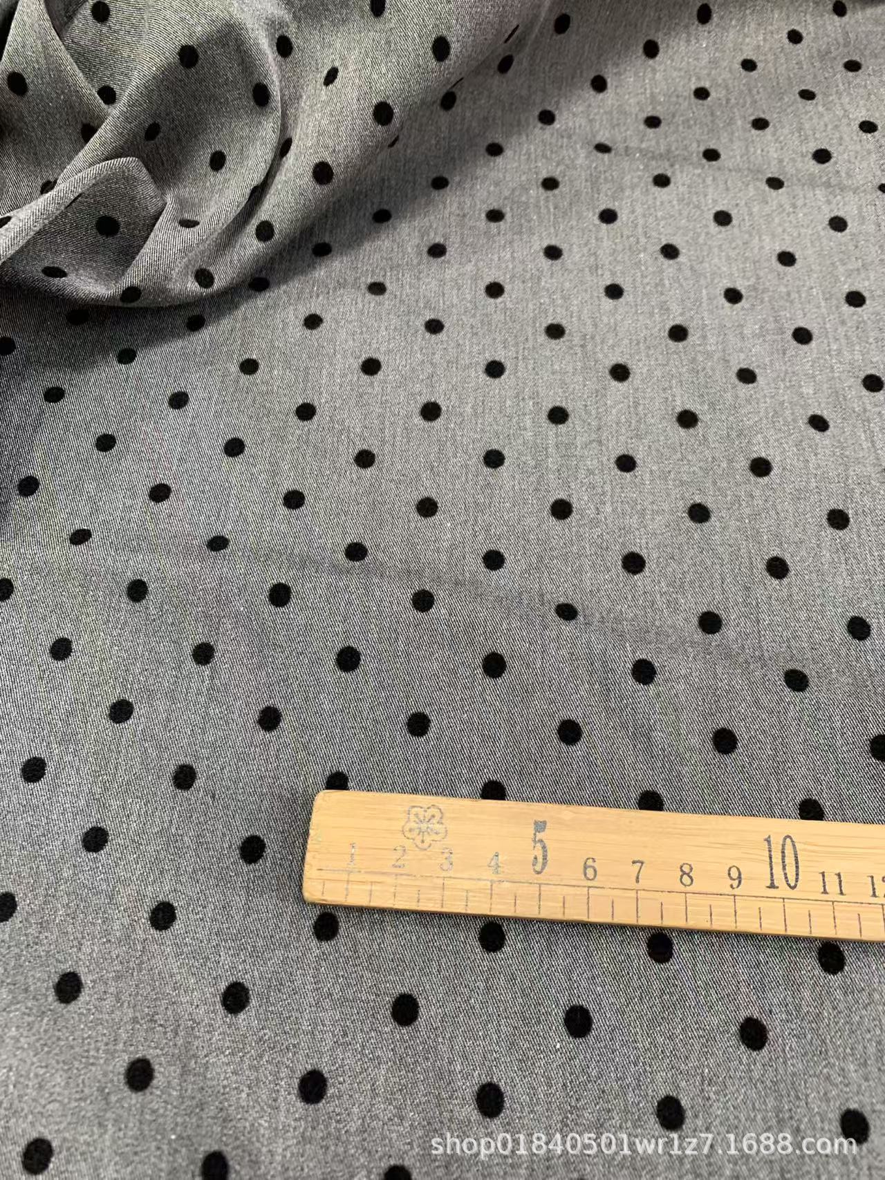 회색 큰 아이디어