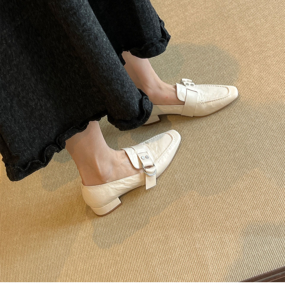 Giày lười nữ da bò mũi vuông khóa kim loại, gót 3 cm — Màu nâu (3cm) có sẵn, Màu đen (3cm) có sẵn, Trắng (3cm) có sẵn chi tiết 6