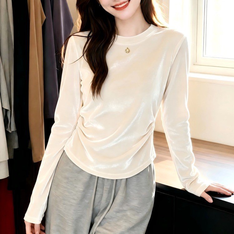 New autumn and winter collection: a versatile, round-neck velvet base layer, a fashionable and casual slim-fit top in solid colors for women, 2026 style New autumn and winter collection: a versatile, round-neck velvet base layer, a fashionable and casual slim-fit top in solid colors for women, 2026 style