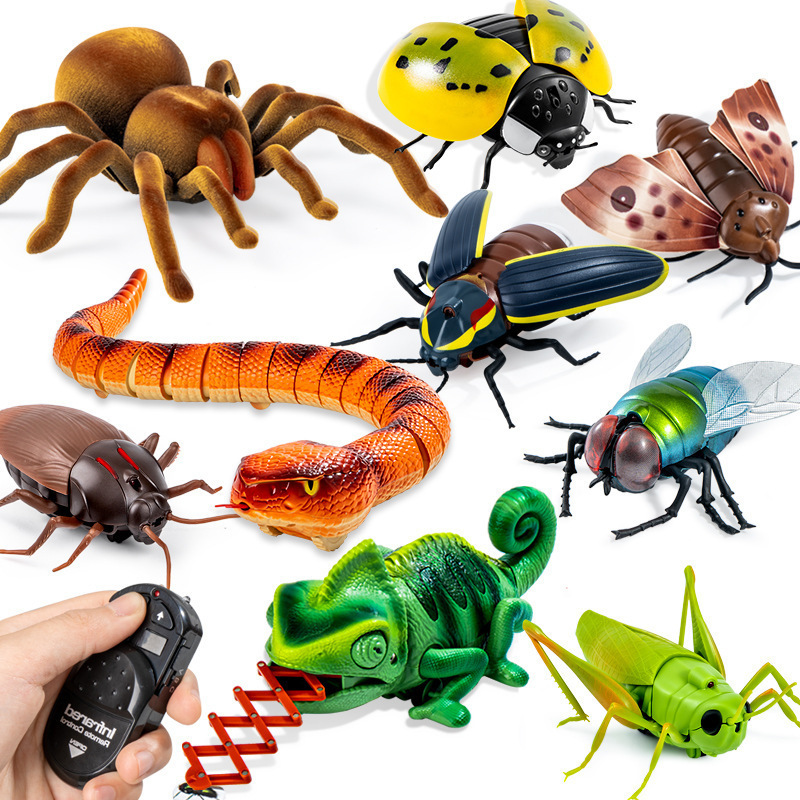Tiktok Trending Novelty Realistic Remote Control Animal Infrared Prank Remote Control Snake Remote Control Spider Cat and Dog Toy