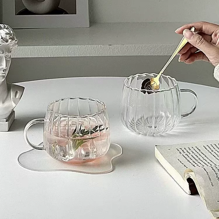 Стеклянная чашка с вертикальными полосками в виде лепестков, термостойкая, стильная чашка для кофе, чашка для молока.