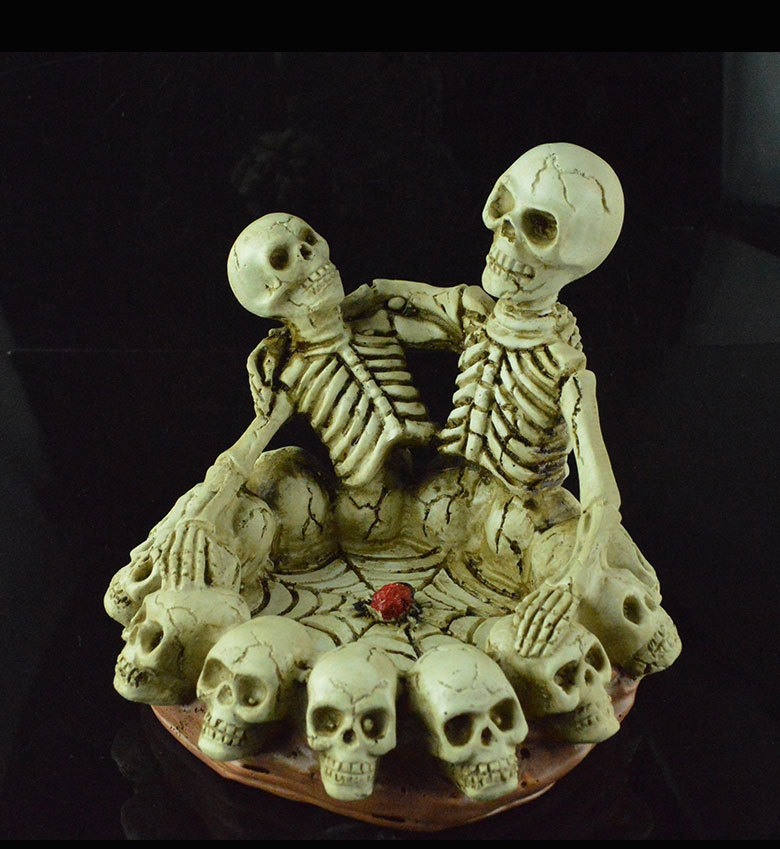 Creative personality skull ashtray resin decoration home boyfriend gift gift exhibition ashtray