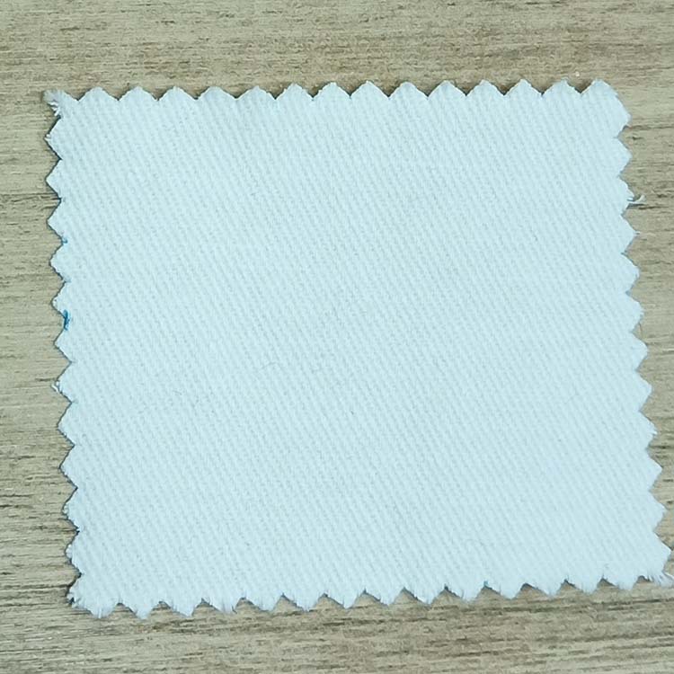 Precio al por mayor suave tacto colorado tela de algodón orgánico de camisa de hombre
