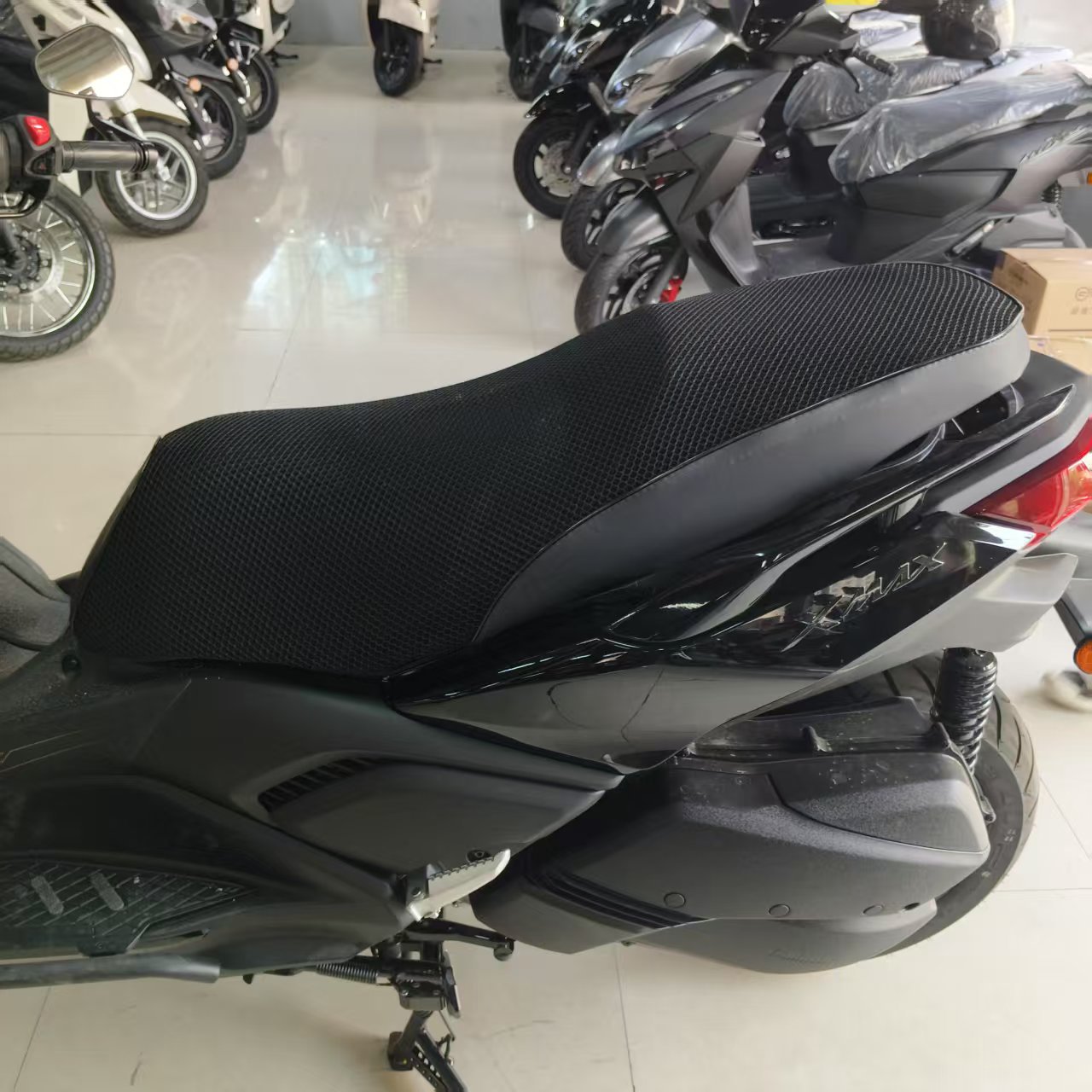 Suitable for Yamaha Xmax300 Seat Cushion Cover Mesh Cover Leather Modified 3D Honeycomb Sun Protection Breathable Seat Cushion Protective Cover