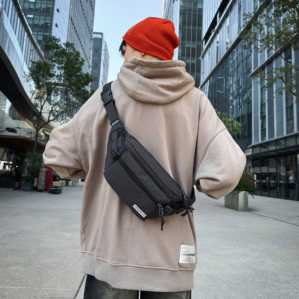 Crossbody Bag Men's Waist Bag Waterproof Chest Bag Men's Backpack Sports Shoulder Bag Mobile Phone Small Shoulder Bag for Boys and Girls