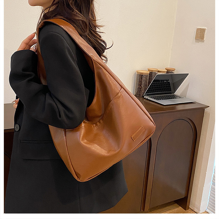Large-capacity female 2024 new autumn and winter soft leather bucket bag, commuter tote bag, college student class single-shoulder bag undefined