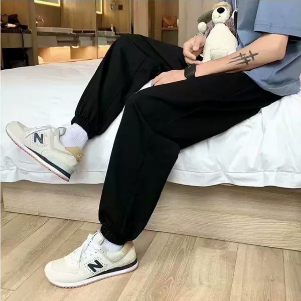 Small bunch of feet black
