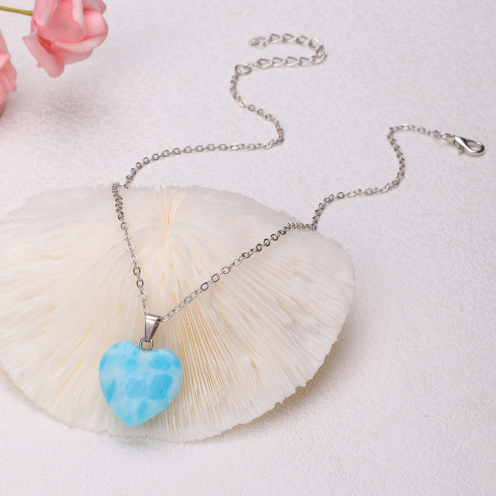 Simple Resin Stone Heart Pendent Necklace display picture 5