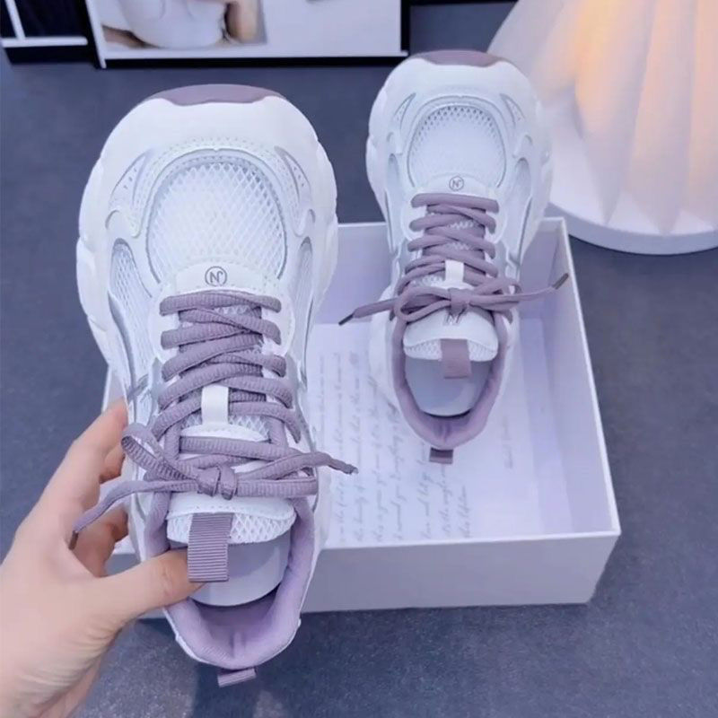 여성을 위한 인기 있는 발을 보여주는 작은 메쉬 통기성 아빠 신발 2025 여름 새로운 스타일 다용도 편안한 경량 캐주얼 운동화