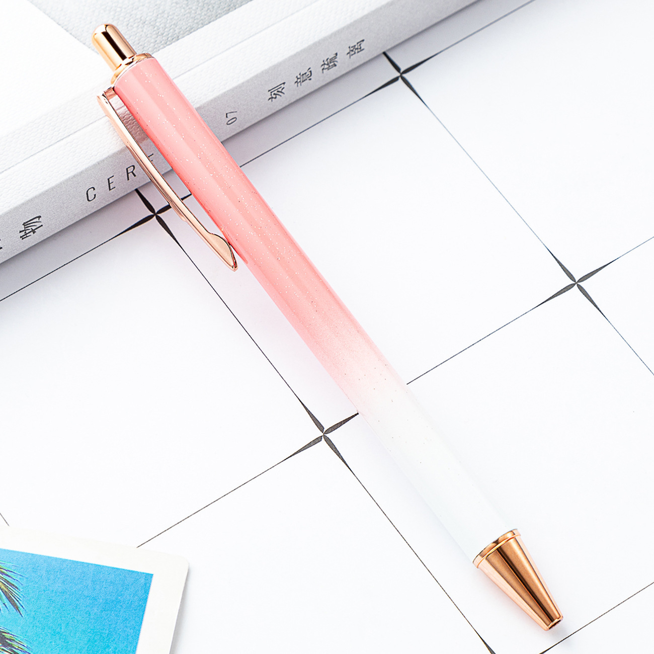 Nuevo bolígrafo de metal de alto valor facial, polvo flash creativo, bolígrafo de papelería de metal para estudiantes en stock