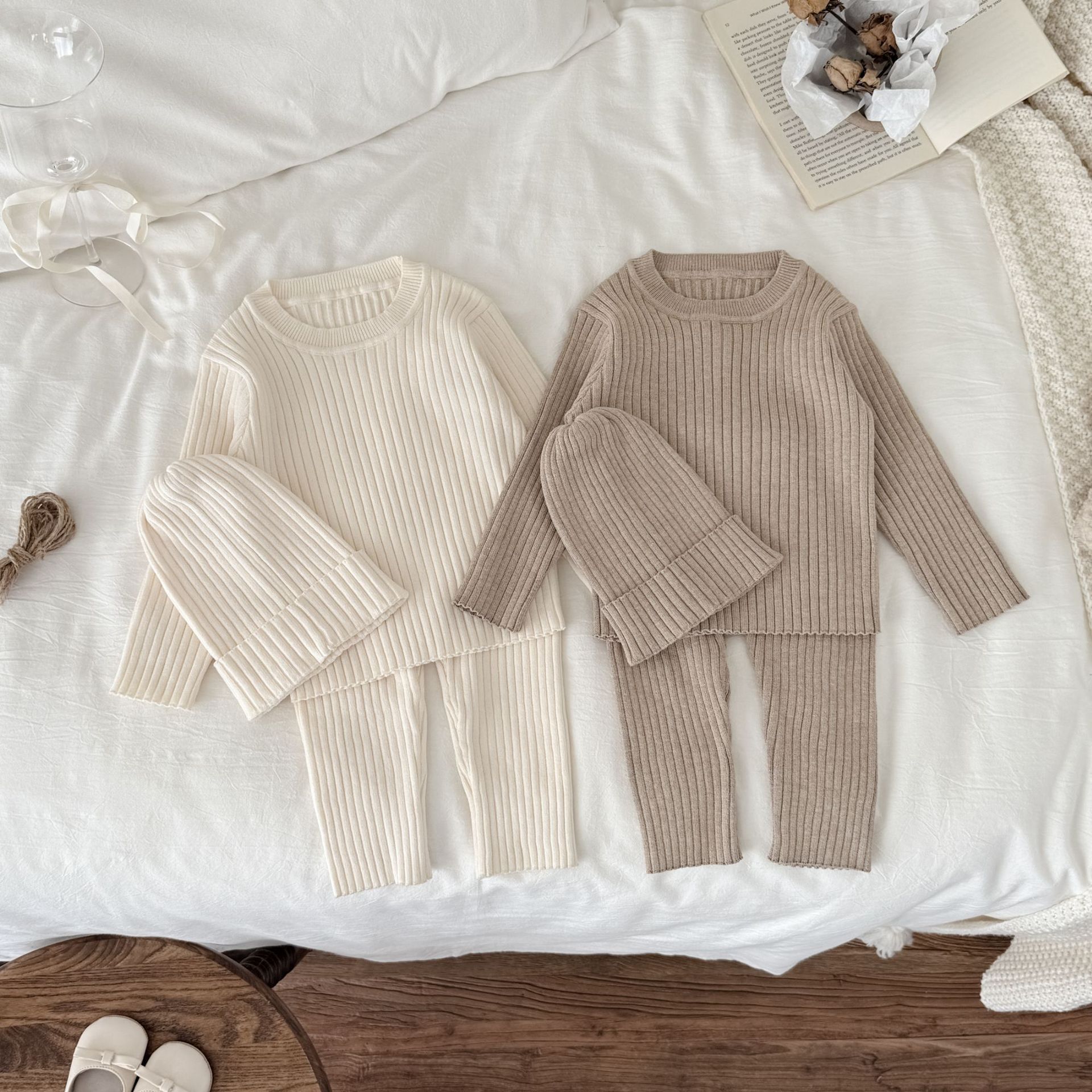 Boys' warm base layer knitted trousers and hat, autumn and winter style, fashionable solid color simple set for boys and girls.