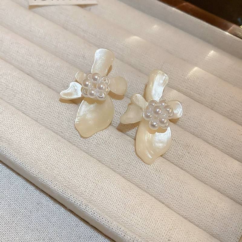Серьги, серебряная игла 925, жемчужина и циркон floral ретро европейский стиль, лёгкий 0.036 кг