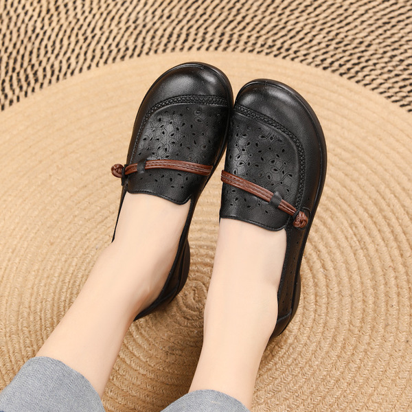 New Mother Shoes 2025 New Middle-aged and Elderly Soft-soled Mother Shoes Summer Breathable Non-slip Hollow Hole Elderly Shoes