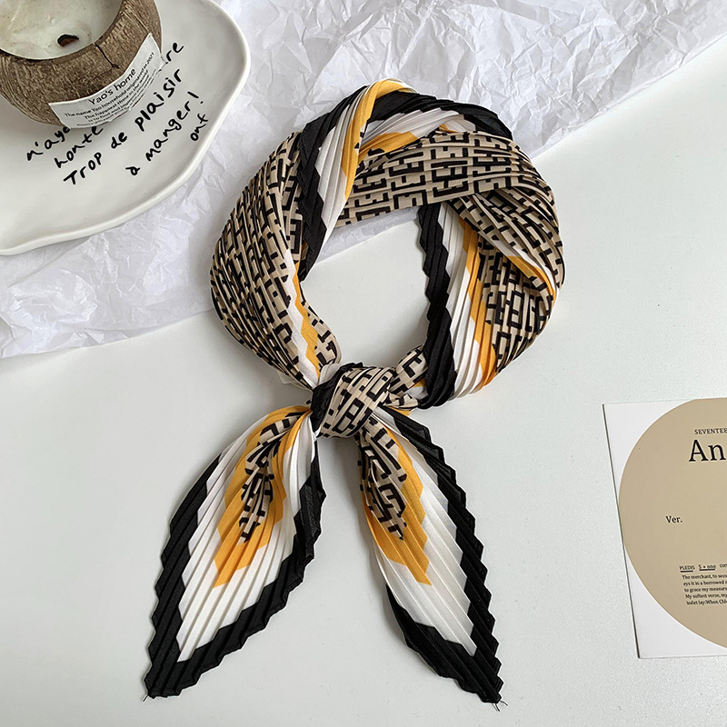 Bufanda de seda, bufanda cuadrada, sentido avanzado, camisa decorativa arrugada de moda coreana de primavera y verano, bufanda pequeña, bufanda en forma de diamante, diadema