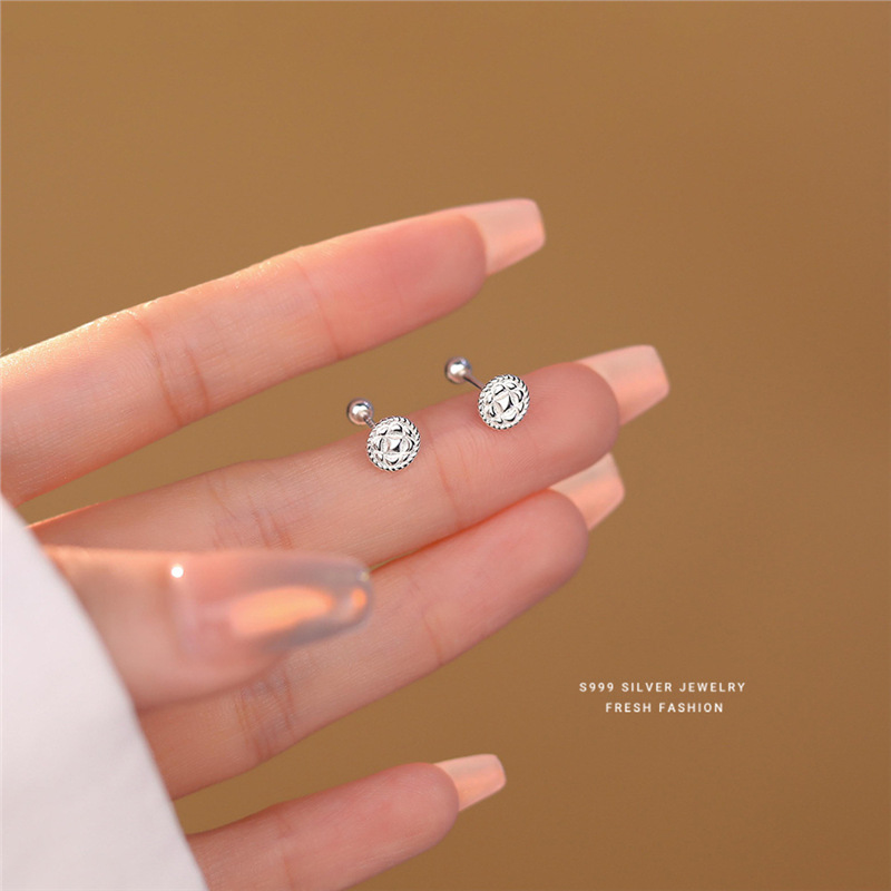 French style small fragrant button for women, 999 pure silver, fashionable and versatile, screw on foot silver earrings_voghion.com