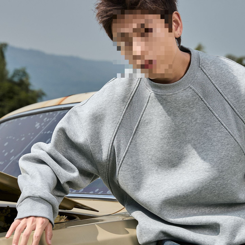 Space Cotton Splicing Heavyweight Round Neck Sweatshirt Men's Autumn Trendy Brand Sports Boxy Version Silhouette Pullover Casual Jacket Space Cotton Splicing Heavyweight Round Neck Sweatshirt Men's Autumn Trendy Brand Sports Boxy Version Silhouette Pullover Casual Jacket