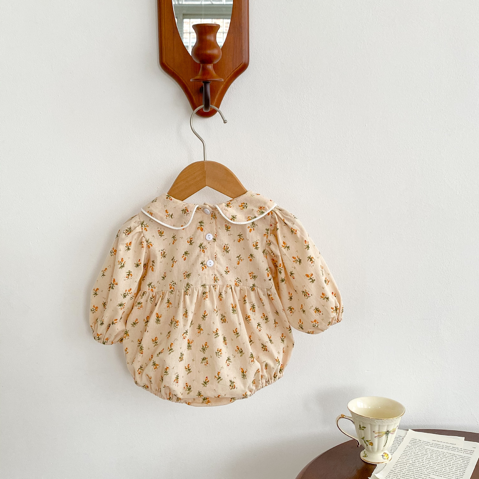 Ins 2024 autumn outfit girl baby doll collar floral long sleeved triangle Ha crawling clothes jumpsuit_voghion.com